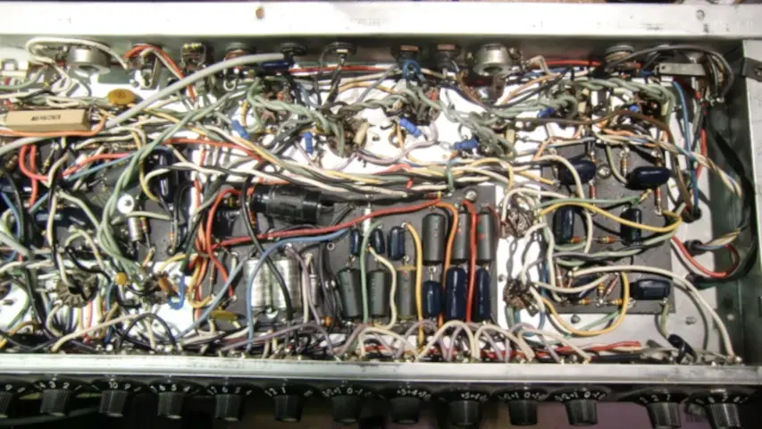 How older style amps where built. Could be easy or hard to service…depending on your point of view.